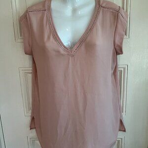 DR2 by danielrainn Blush Loose Short Sleeve Blouse Size S NWT Classic Liner